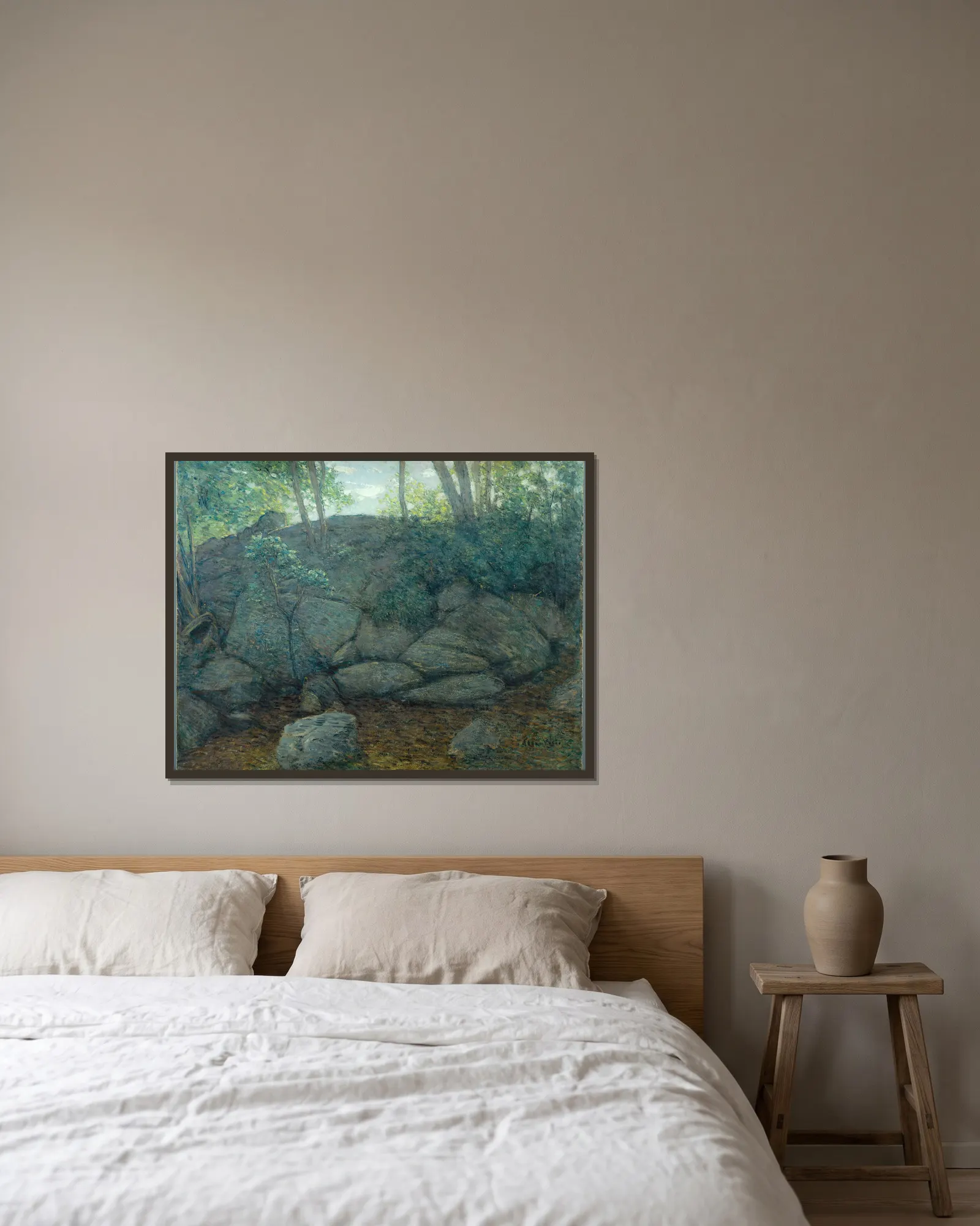 Woodland Rocks av Julian Alden Weir inramad på en vägg