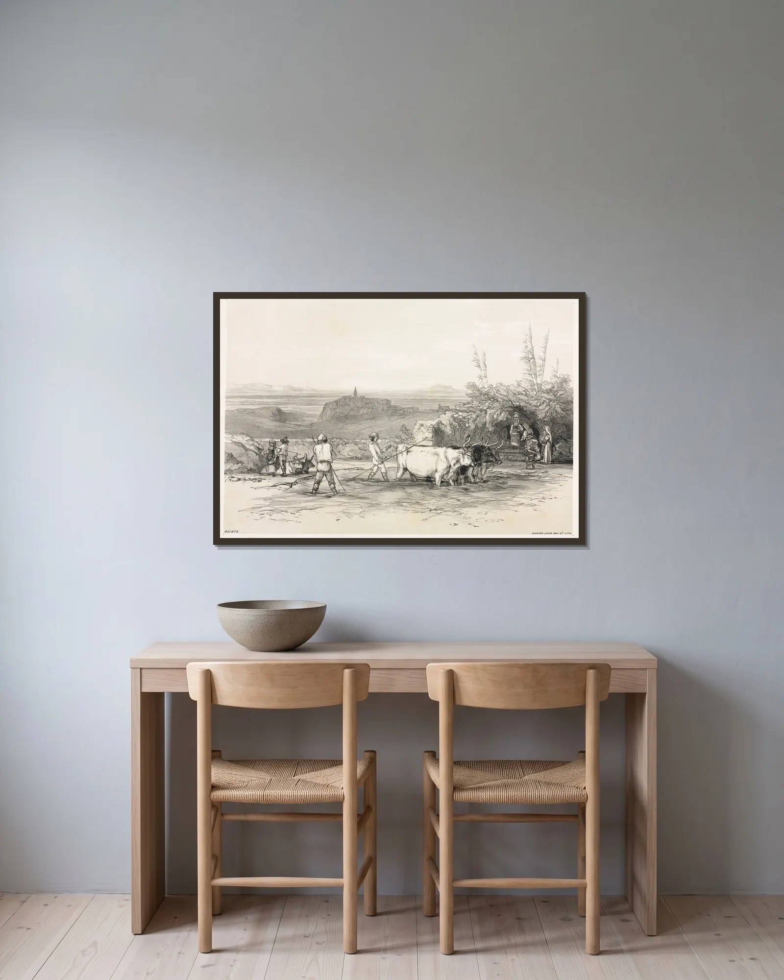 Roiate av Edward Lear inramad på en vägg