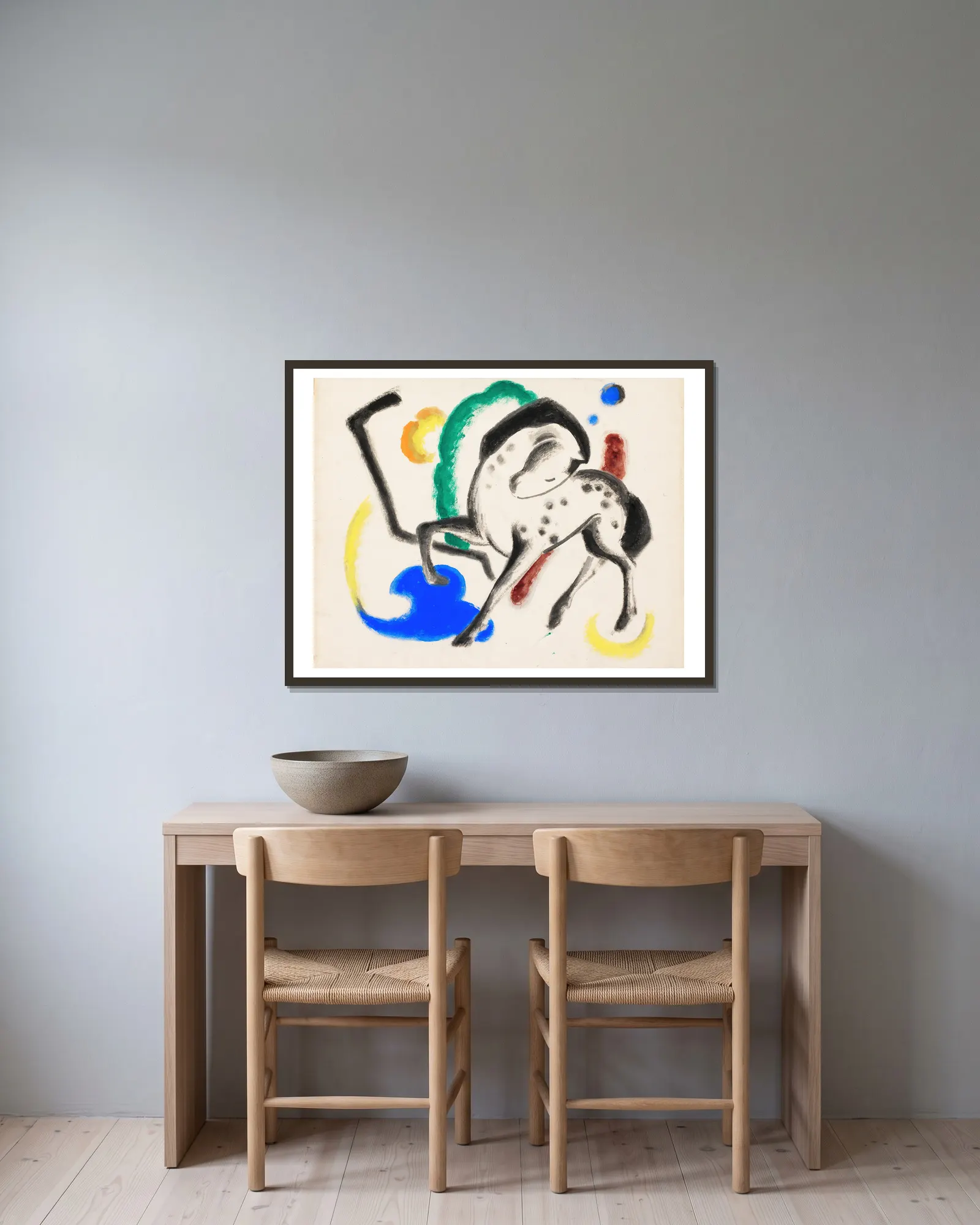 Pferd av Franz Marc inramad på en vägg
