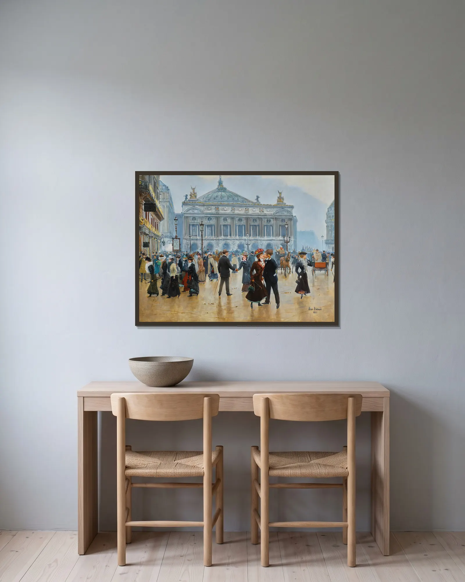 L’arrivée Des Midinettes av Jean Béraud inramad på en vägg