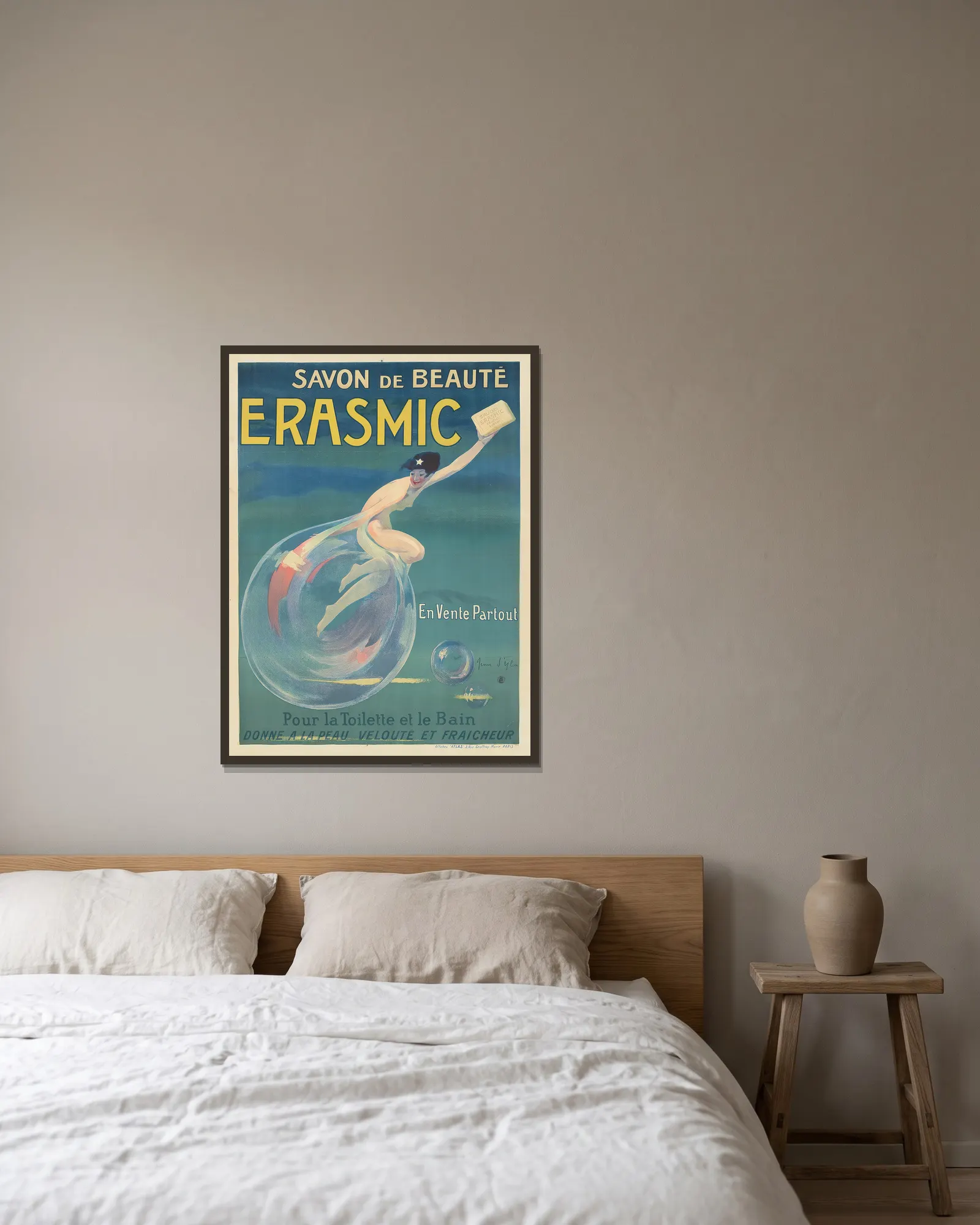 Erasmic av Jean d'Ylen inramad på en vägg
