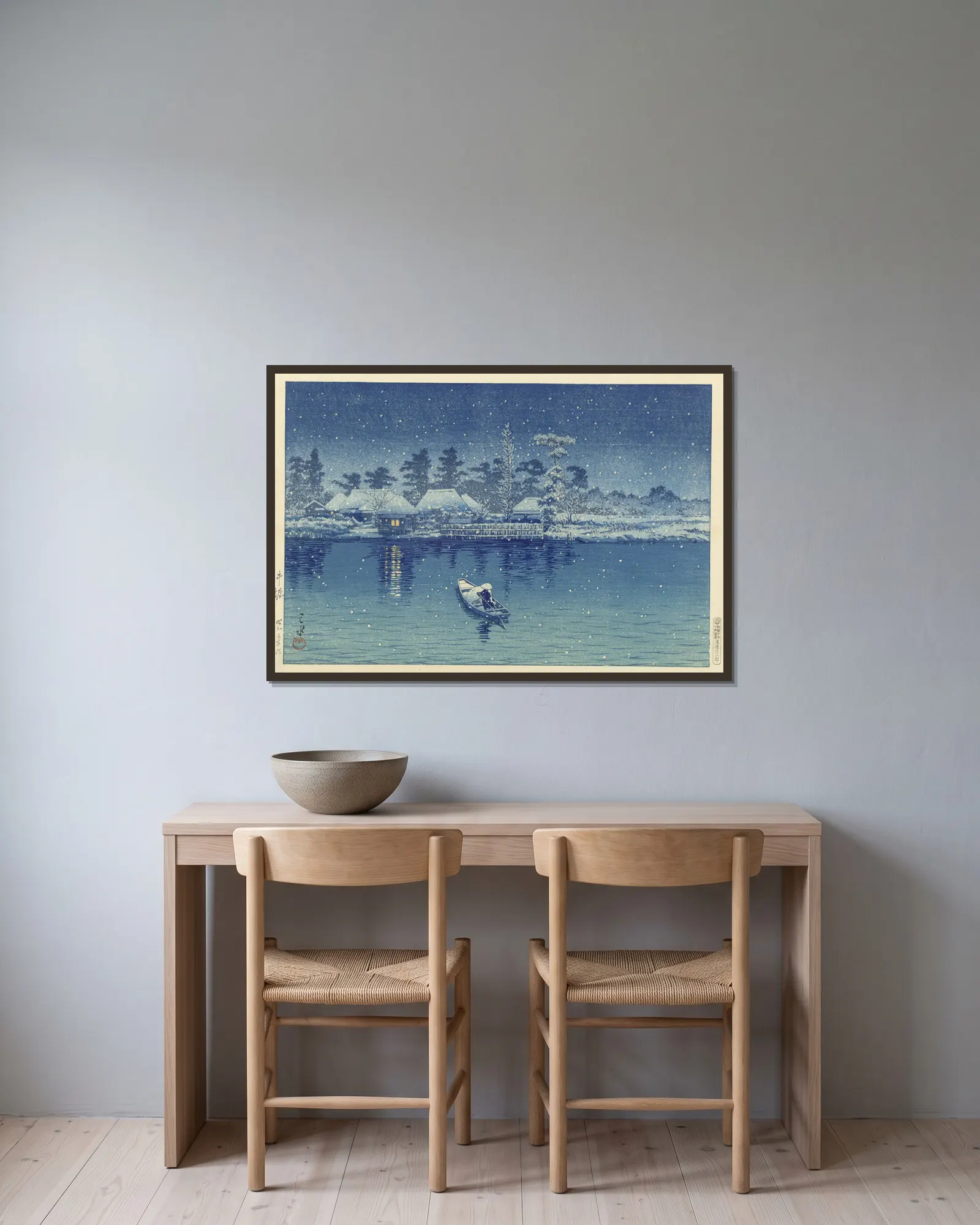 Ushibori av Kawase Hasui inramad på en vägg