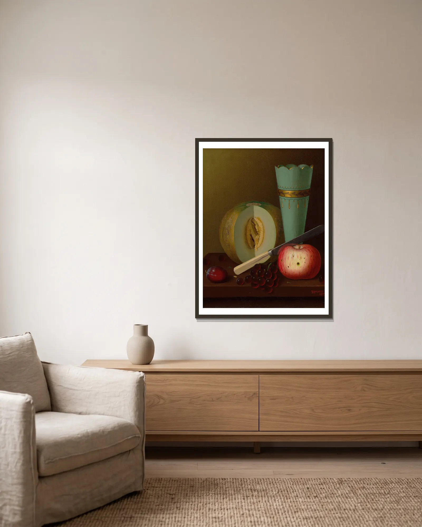 Fruit Pieces av William Michael Harnett inramad på en vägg