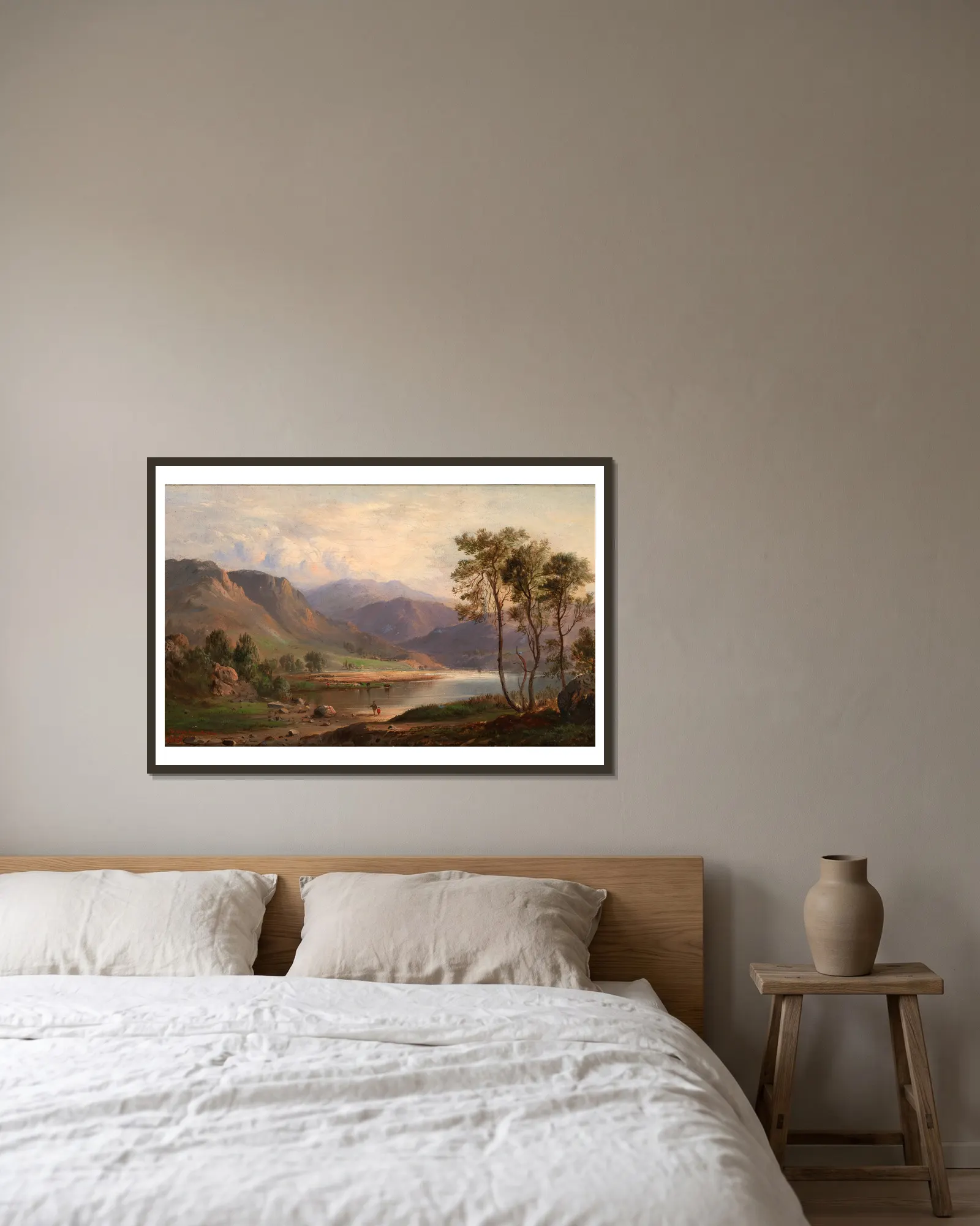 Loch Long av Robert S. Duncanson inramad på en vägg