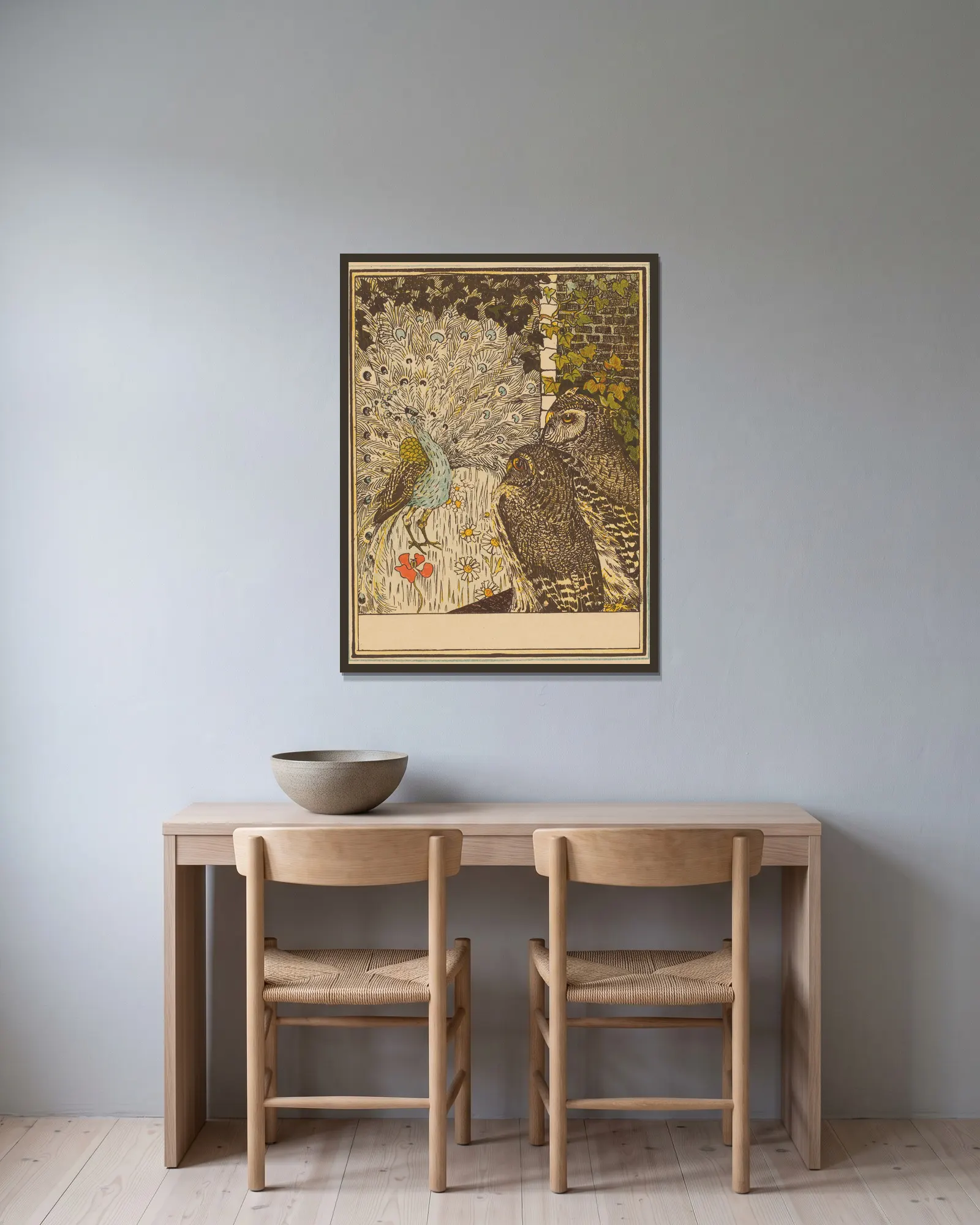 Peacock And Two Owls av Theo van Hoytema inramad på en vägg